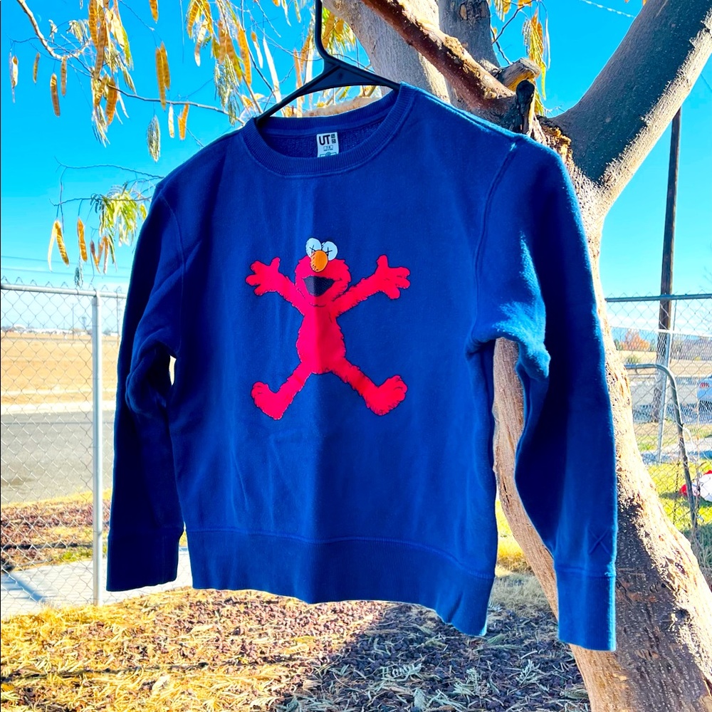UNIQLO | KAWS | SESAME STREET ELMO COLLABORATION BLUE CREW SWEATSHIRT 7-8 sz